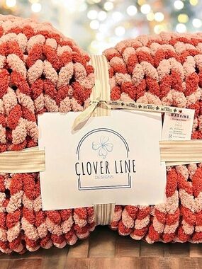 Clover Line Designs Chunky Knit Throw Blanket Pink & Red